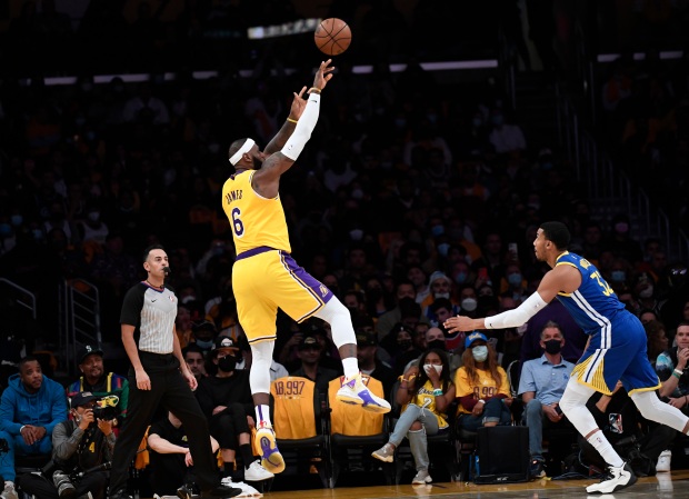 New-look Lakers fall to Warriors as Russell Westbrook struggles in debut –  Orange County Register