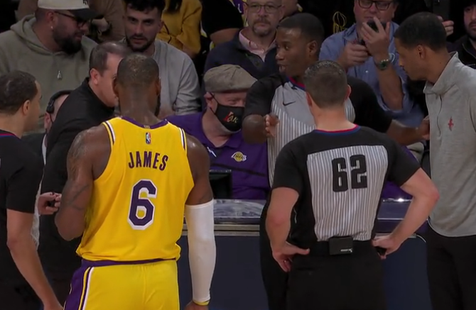 湖人末節為何被減了兩分?官方出錯卻讓湖人背鍋,差點因此輸掉比賽!-黑特籃球-NBA新聞影音圖片分享社區