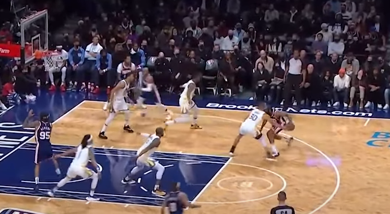 【影片】鐵血防守!哈登連續變向被柯瑞瘋狂纏繞,玩命飛撲救球實在太拼了-黑特籃球-NBA新聞影音圖片分享社區