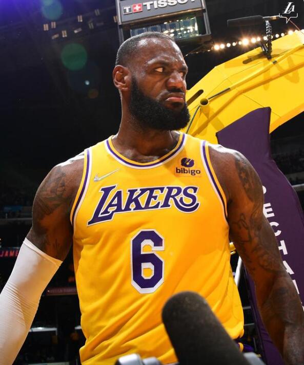 詹姆斯的時代結束了!名嘴言論引爭議:他已經贏得他最後一個總冠軍!-黑特籃球-NBA新聞影音圖片分享社區