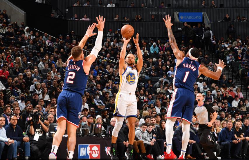 狂飆37+9顆三分!柯瑞打爆籃網開心慶祝,反看杜蘭特哈登提前投降一臉沮喪!(影)-黑特籃球-NBA新聞影音圖片分享社區