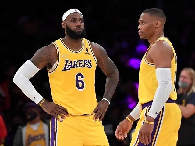 對不起！Lillard證實今夏被詹眉招募：我挺適合湖人，但我排斥抱團！-黑特籃球-NBA新聞影音圖片分享社區