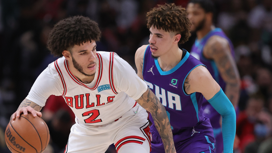 Lonzo, Bulls edge LaMelo&#39;s Hornets in battle of the Ball Brothers | Sportingnews