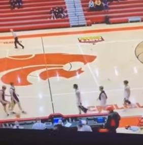 这个年轻人完全不讲武德啊啊12