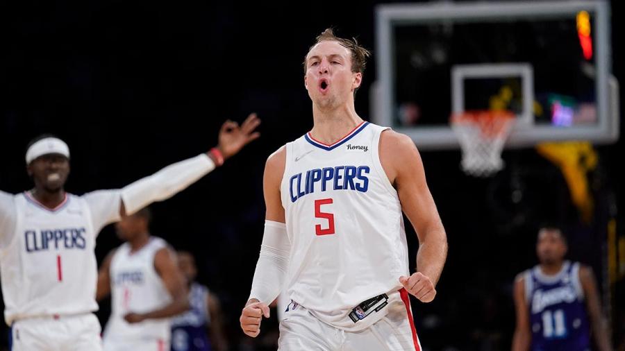 Clippers hold off Lakers to arrest three-game slide