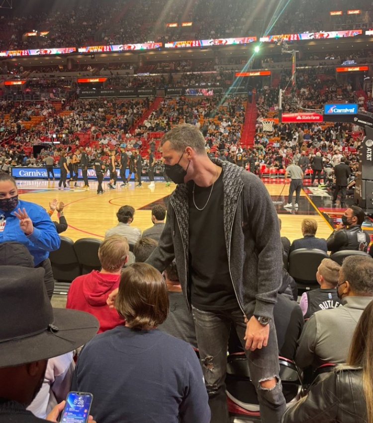 仍想回歸？網友在熱火主場拍到Goran Dragic，後者身著便裝-黑特籃球-NBA新聞影音圖片分享社區
