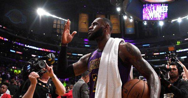 里程碑之夜！詹皇：創紀錄先謝家鄉阿克倫，我這一路走來不容易-黑特籃球-NBA新聞影音圖片分享社區