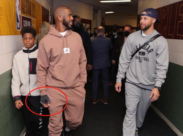 保羅手纏繃帶亮相明星賽!傷勢揪心鬥志仍不減:我一定要在明星賽擊敗布克!-黑特籃球-NBA新聞影音圖片分享社區