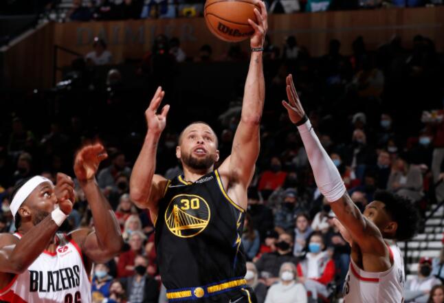 柯瑞三節轟18+14,K湯18分,勇士37分大勝拓荒者結束連敗!(影)-黑特籃球-NBA新聞影音圖片分享社區