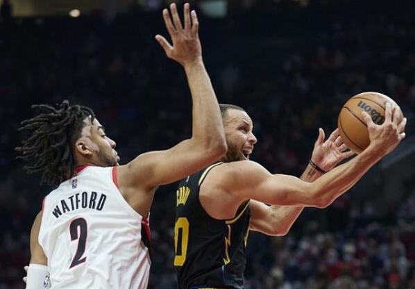 今夜化身「發牌柯」!柯瑞低調18分卻貢獻14助攻,不看人傳球+全場長傳太帥!(影)-黑特籃球-NBA新聞影音圖片分享社區