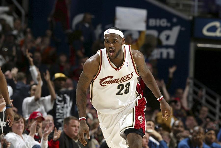 2008年的今天：詹姆斯成為NBA歷史最年輕得到一萬分的球員