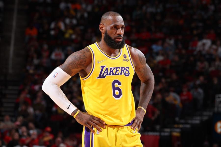What is fair for the Lakers to ask of LeBron James? - Silver Screen and Roll