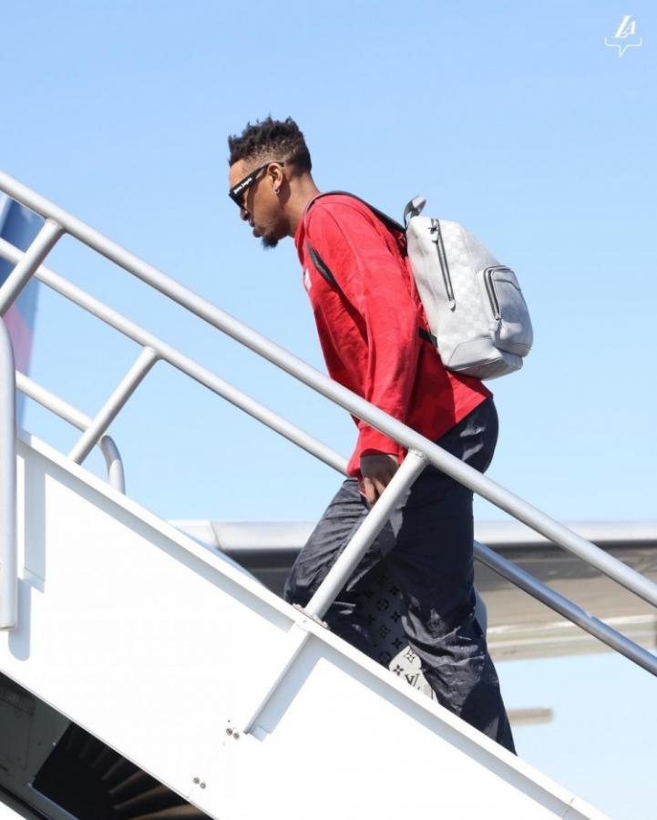 開啟兩連客之旅!湖人官推曬全隊登機照:起飛!-黑特籃球-NBA新聞影音圖片分享社區