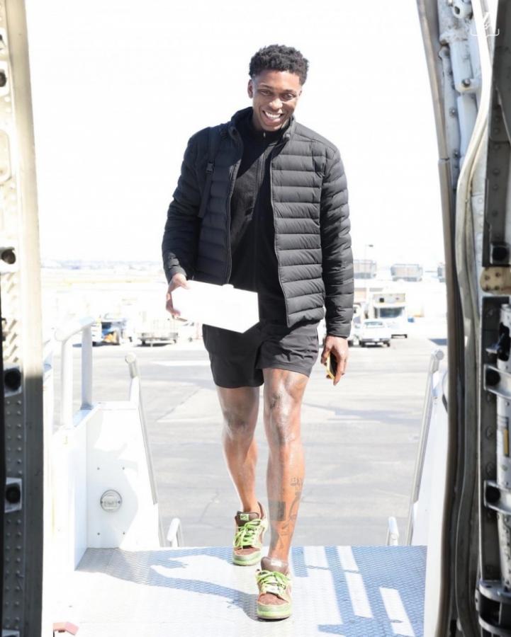 開啟兩連客之旅!湖人官推曬全隊登機照:起飛!-黑特籃球-NBA新聞影音圖片分享社區