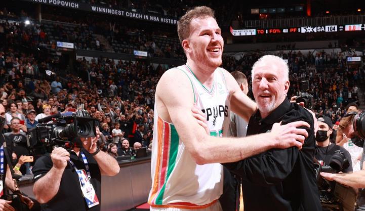 恭喜波波教練！1336勝登頂歷史勝場數第一，眾星齊祝+老Nelson感人短片祝賀，Cuban最有趣！-黑特籃球-NBA新聞影音圖片分享社區