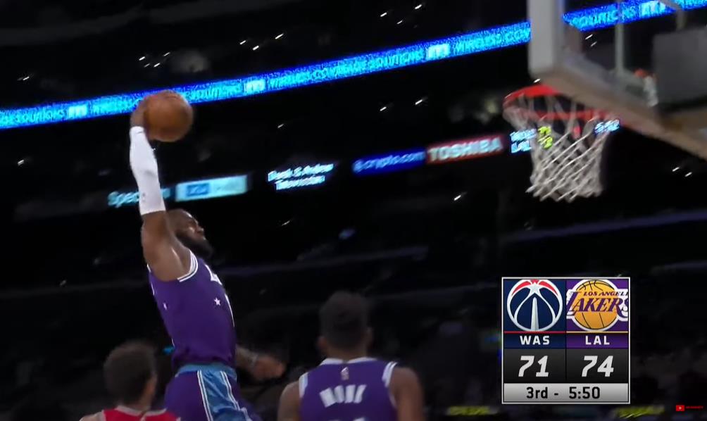 【影片】暴扣三分樣樣有！詹姆斯一人連轟12-0狂潮打停巫師，第三節單節獨攬19分-黑特籃球-NBA新聞影音圖片分享社區