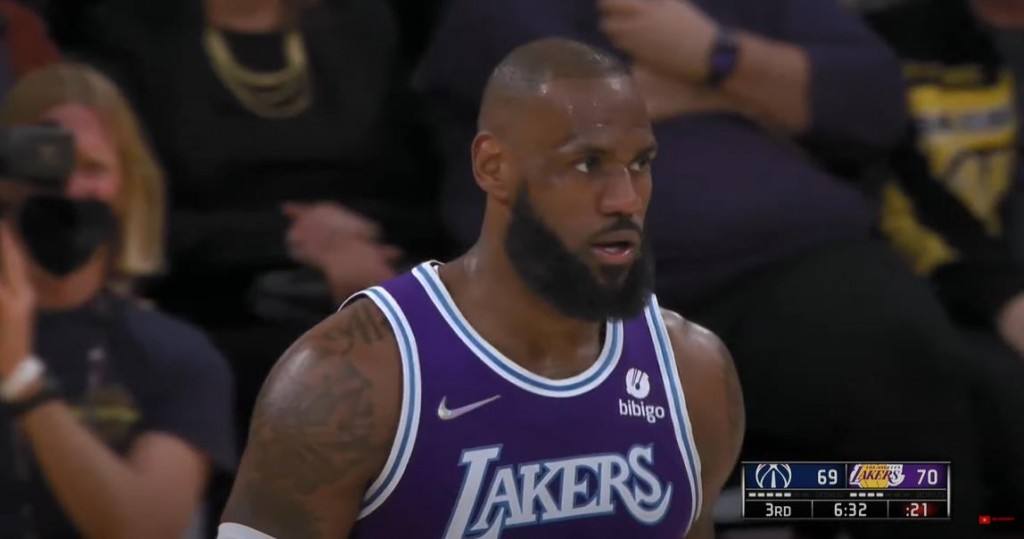 【影片】暴扣三分樣樣有！詹姆斯一人連轟12-0狂潮打停巫師，第三節單節獨攬19分-黑特籃球-NBA新聞影音圖片分享社區