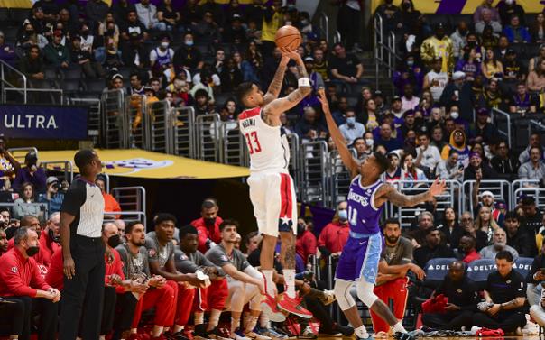 詹姆斯又轟50+7+6湖人勝巫師止連敗,角色球員齊爆發威少僅5+9,庫茲馬23+7!(影)-黑特籃球-NBA新聞影音圖片分享社區