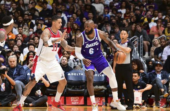 詹姆斯又轟50+7+6湖人勝巫師止連敗,角色球員齊爆發威少僅5+9,庫茲馬23+7!(影)-黑特籃球-NBA新聞影音圖片分享社區