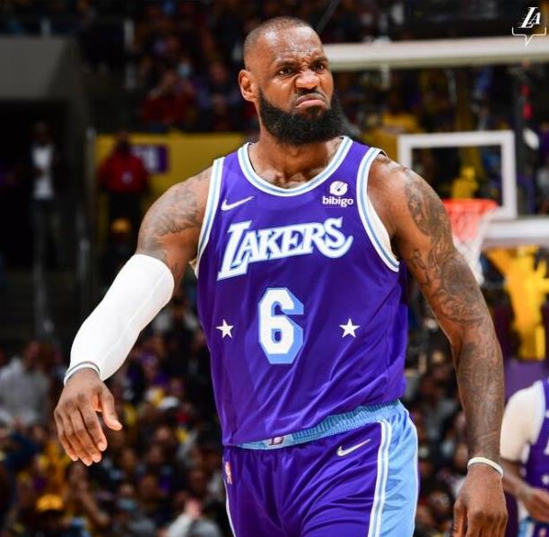 詹姆斯又轟50+7+6湖人勝巫師止連敗,角色球員齊爆發威少僅5+9,庫茲馬23+7!(影)-黑特籃球-NBA新聞影音圖片分享社區