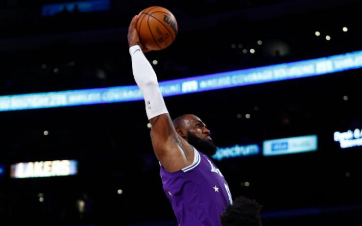 一週內第二次50+！詹姆斯場均得分升至聯盟第一，詮釋無所不能：飛身暴扣+拉桿上籃+6記三分！（影）-黑特籃球-NBA新聞影音圖片分享社區