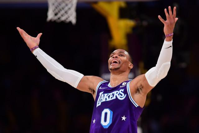 末節決勝時刻被冷藏！威少命中率慘淡再遭湖人球迷狂噓，僅得5分9助仍有亮點：引領湖三瘋！-黑特籃球-NBA新聞影音圖片分享社區