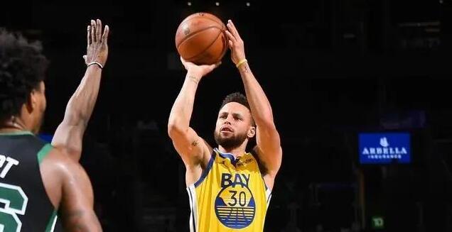 Curry 34歲生日快樂!小球時代的領航者,對籃球最有影響力的人之一!-黑特籃球-NBA新聞影音圖片分享社區