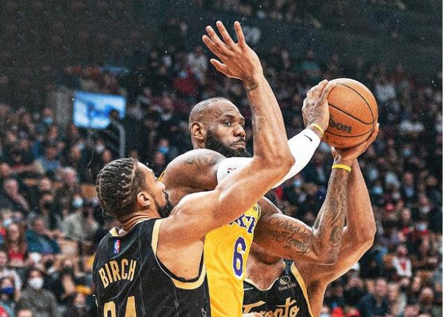 末節10中7連續飚進關鍵球!詹姆斯出戰44分鐘砍36+9+7,時隔52天帶隊客場取勝!(影)-黑特籃球-NBA新聞影音圖片分享社區