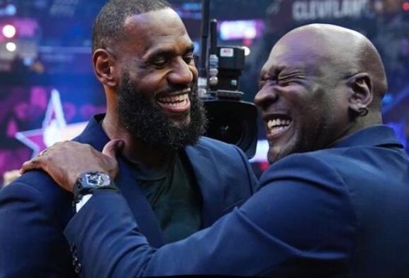 NBA / 名記曝光詹姆斯喬丹往事:喬丹曾把自己的電話號碼給年輕詹姆斯,但後者從未給喬丹撥號!-黑特籃球-NBA新聞影音圖片分享社區