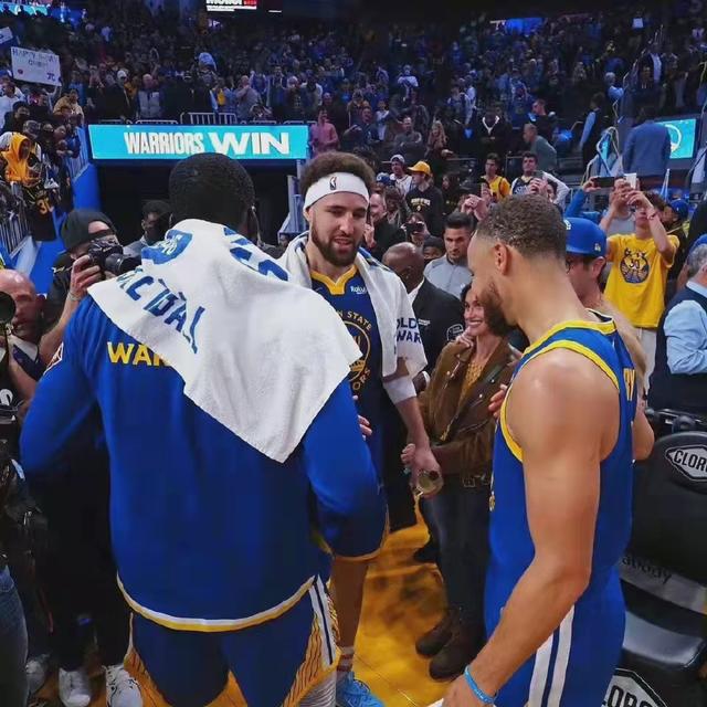 屋漏偏逢連夜雨…Curry韌帶扭傷無限期缺陣,勇士30分新星也遭遇右半肩脫位!-黑特籃球-NBA新聞影音圖片分享社區