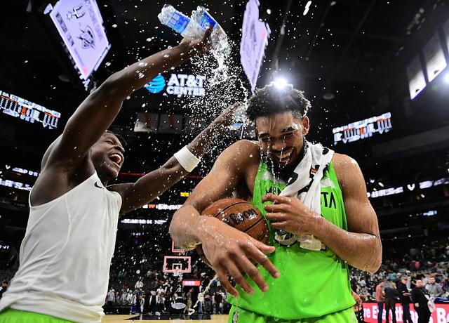 60分+60分!NBA兩大巨星合力打破60年紀錄,而他曾單人就完成此壯舉!-黑特籃球-NBA新聞影音圖片分享社區