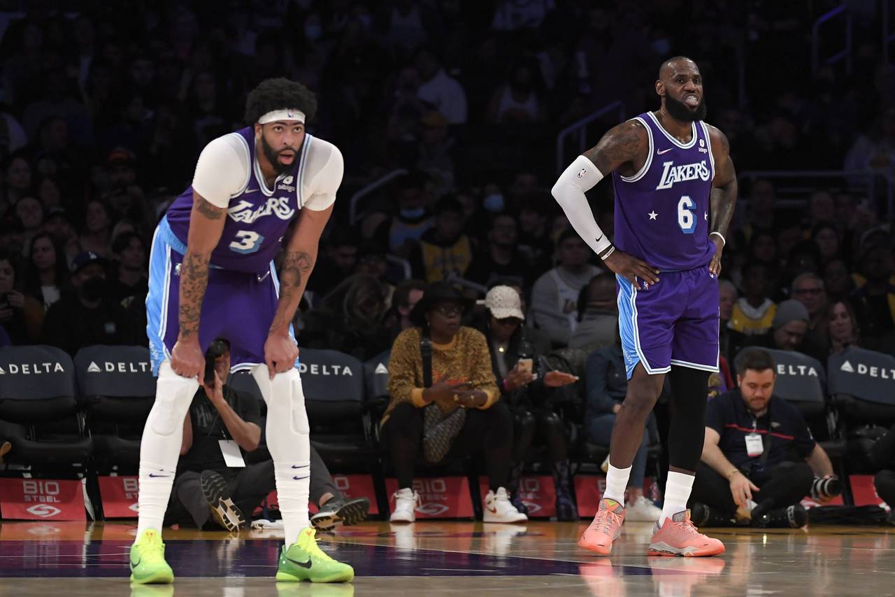 NBA / 使用盤外招還輸球?鵜鶘賽前訓練湖人球館把燈關了,鵜鶘主帥回應:我們從中獲得了動力!-黑特籃球-NBA新聞影音圖片分享社區
