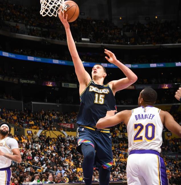 Jokic轟38+18+6蹂躪湖人!末節令表現讓一眉無奈,賽後還殺人誅心:雖然我們打的一般但贏球了!(影)-黑特籃球-NBA新聞影音圖片分享社區