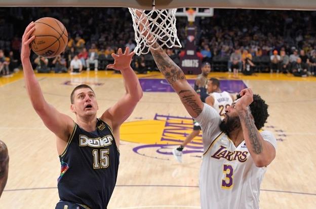 Jokic轟38+18+6蹂躪湖人!末節令表現讓一眉無奈,賽後還殺人誅心:雖然我們打的一般但贏球了!(影)-黑特籃球-NBA新聞影音圖片分享社區