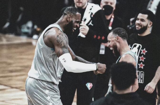 NBA / 想跟Curry一起打球!詹姆斯已公開喊話,Curry也作出回應,但這番話讓老詹有點尷尬!-黑特籃球-NBA新聞影音圖片分享社區