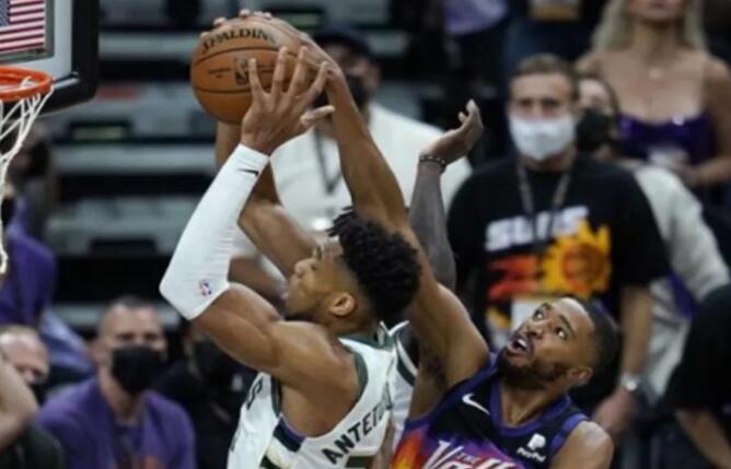 連打425場!NBA生涯從未缺席過一場比賽,現役第一鐵人,9000萬合同太陽賺翻了!-黑特籃球-NBA新聞影音圖片分享社區