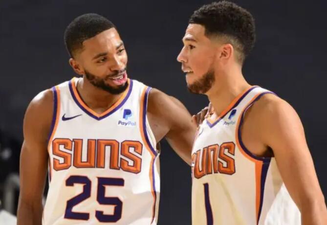 連打425場!NBA生涯從未缺席過一場比賽,現役第一鐵人,9000萬合同太陽賺翻了!-黑特籃球-NBA新聞影音圖片分享社區