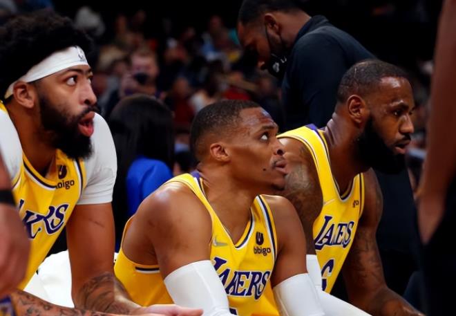 NBA / 威少的IG清空了所有關於湖人的內容,僅保留頭像!媒體推測他已決定離開湖人,球迷擔心他可能會退役!-黑特籃球-NBA新聞影音圖片分享社區