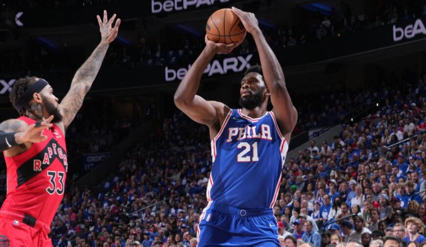 NBA / 暴龍主帥賽後公開抱怨!裁判吹罰尺度不一致,矛頭直指大帝:他幾次打到對手臉卻視而不見!-黑特籃球-NBA新聞影音圖片分享社區
