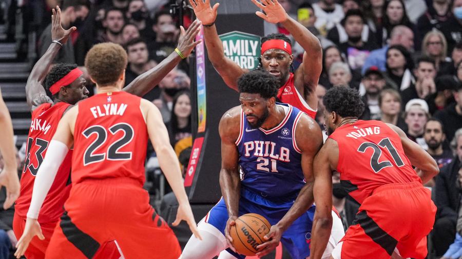 NBA / 暴龍主帥賽後公開抱怨!裁判吹罰尺度不一致,矛頭直指大帝:他幾次打到對手臉卻視而不見!-黑特籃球-NBA新聞影音圖片分享社區