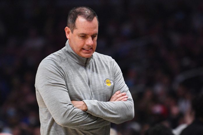 NBA / 籃下要球遭到無視,只能來回折返跑,在湖人打得太憋屈,今夏要離隊?-黑特籃球-NBA新聞影音圖片分享社區