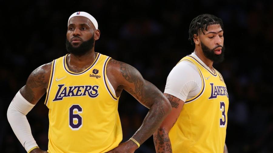 NBA / 【影片】鬥志全無!一眉哥攻防一幕引發爭議,網民怒斥:湖人最後的分崩時刻!-黑特籃球-NBA新聞影音圖片分享社區