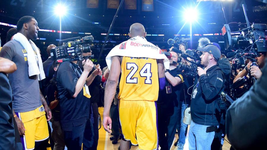 April 13, 2016: Kobe Bryant scores 60 in final game of NBA career |  Sporting News