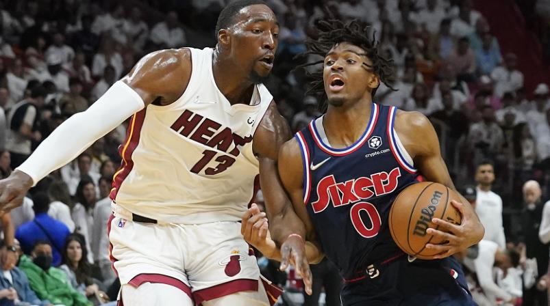 Maxey將球隊扛在肩上,轟34+3創紀錄!下半場獨攬23分一人拚搏,美球迷評價:他比哈登強!-黑特籃球-NBA新聞影音圖片分享社區