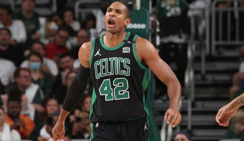 Horford轟30+8創4大神跡!暴扣+肘翻字母哥,35歲老探花絕對值1.1億!(影)-黑特籃球-NBA新聞影音圖片分享社區