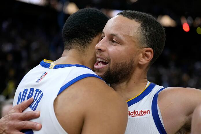 三分6中4,功勞不亞於Curry,今夏續約板上釘釘,他太適合勇士體系了!-黑特籃球-NBA新聞影音圖片分享社區