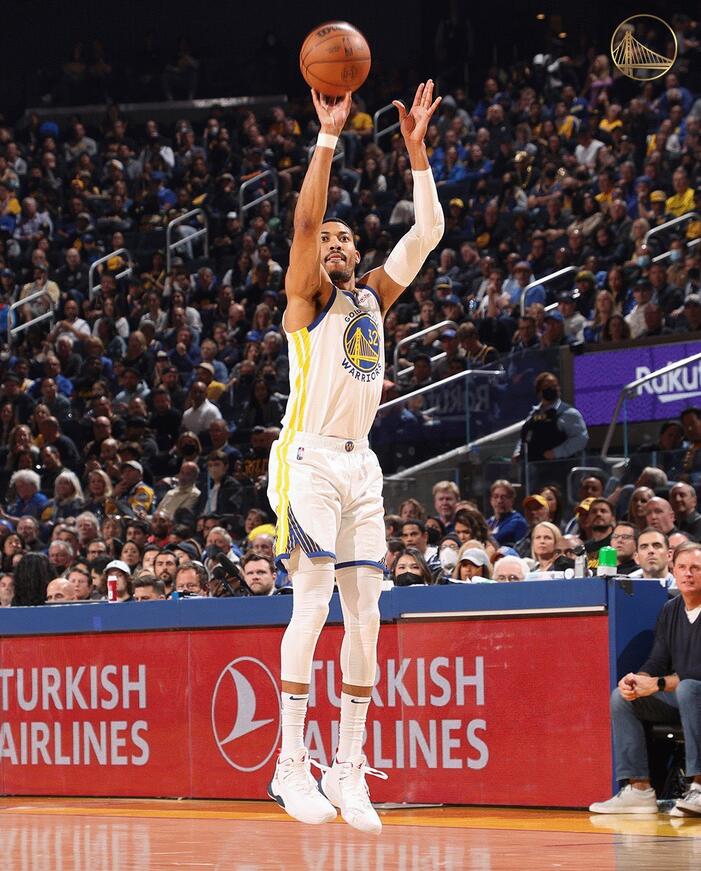三分6中4,功勞不亞於Curry,今夏續約板上釘釘,他太適合勇士體系了!-黑特籃球-NBA新聞影音圖片分享社區