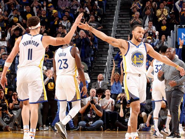 NBA / 今日就要晉級?Curry賽前訓練三分六連中,透露比賽計劃:今天要狠狠揍灰熊,搞死他們!-黑特籃球-NBA新聞影音圖片分享社區