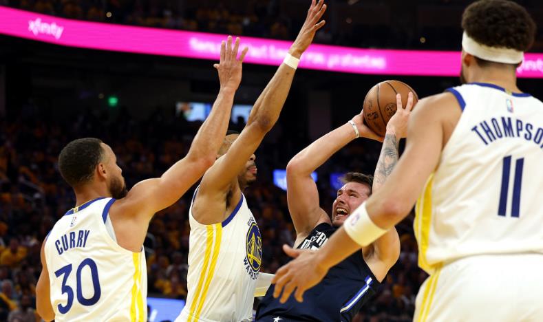 成也三分敗也三分!獨行俠下半場突然崩盤,賽後基德很難受:依賴三分,也因三分死去!-黑特籃球-NBA新聞影音圖片分享社區