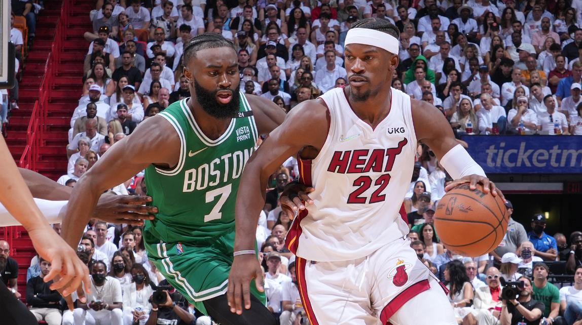 綠軍官方鬧笑話!曬十年前東決G5勝仗,直言「十年後同樣的結果」,球迷怒斥:然後G6G7輸了?-黑特籃球-NBA新聞影音圖片分享社區